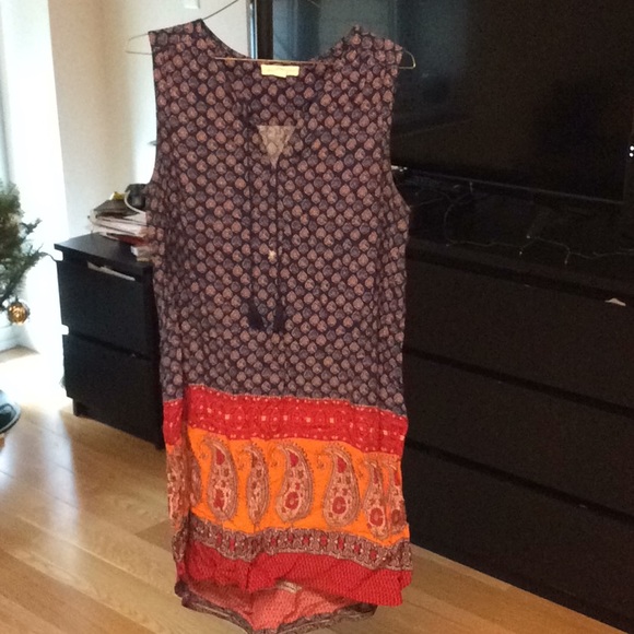 Dress - Picture 1 of 1